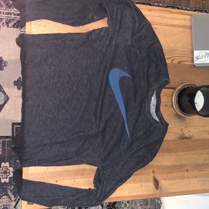 2x black Nike dry fit shirt